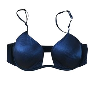 Triumph 34C 34 C Deep Cut Low Plunge Bra with Molded Cups